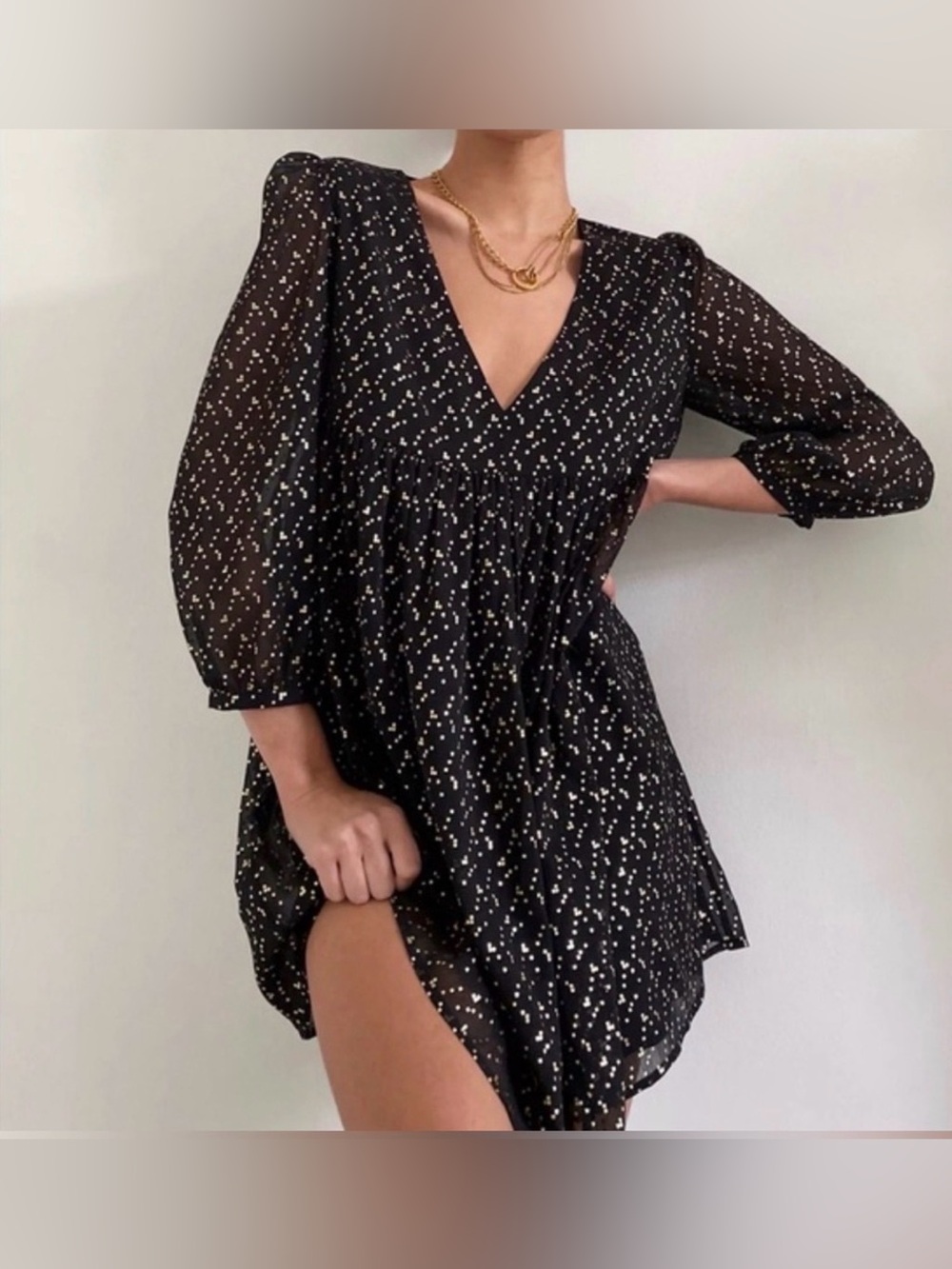 Aritzia Sunday Best Jinx Dress Black and Gold Size Medium